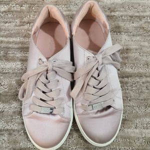 Womens size 5 1/2 satin covered blush sneakers